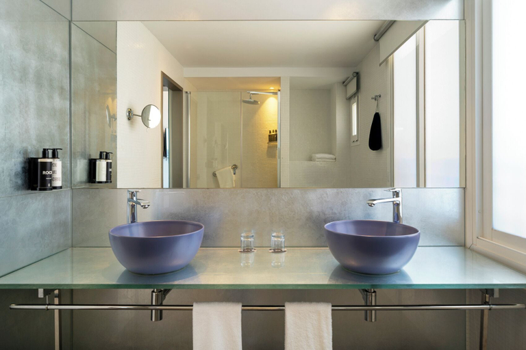 Bathroom 5, Ocean Drive Ibiza, Baleares