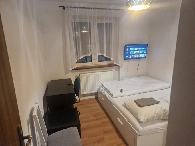 Others 2, Noclegi Budomas Budget Wroclaw-Szymanow FreeParking SmartTv, Trzebnica