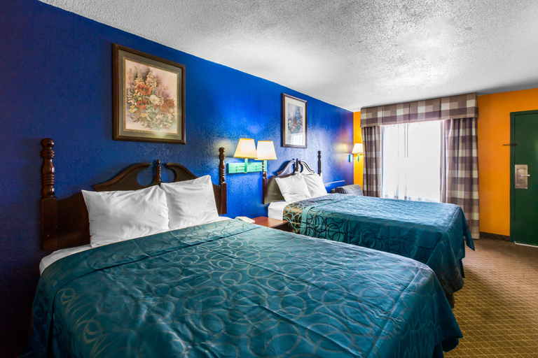 Bedroom 3, Econo Lodge Inn & Suites Macon, Bibb