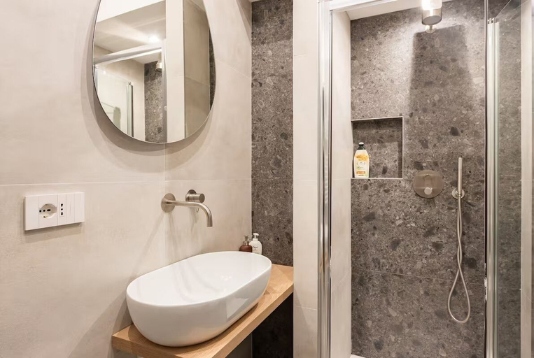 Bathroom, Roma private rooms Vatican City, Rome