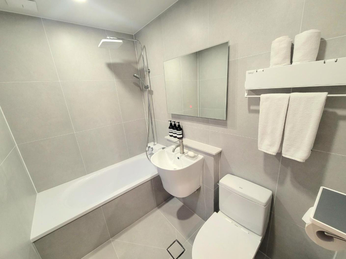 Bathroom 3, Hotel Jeong, Ansan