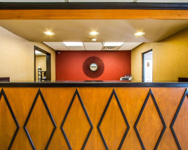 Public Area 2, Rodeway Inn & Suites North, Montgomery