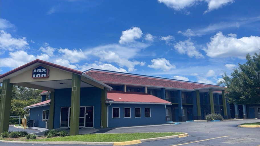 Exterior & Views 2, Jax Inn, Duval