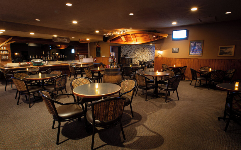 Food & Drinks 4, Grande Cache Hotel, Division No. 18