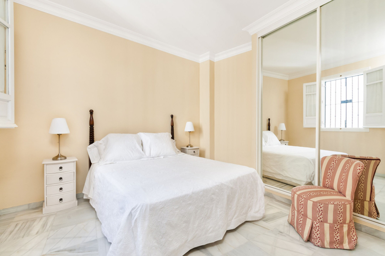 Bedroom 3, Confortable Apartment With 2 Bedrooms in Excellent Location. San Isidoro, Sevilla