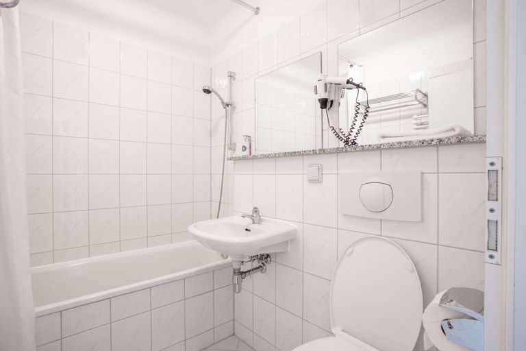 Bathroom 4, SOIBELMANNS Hotel Weimar, Weimar