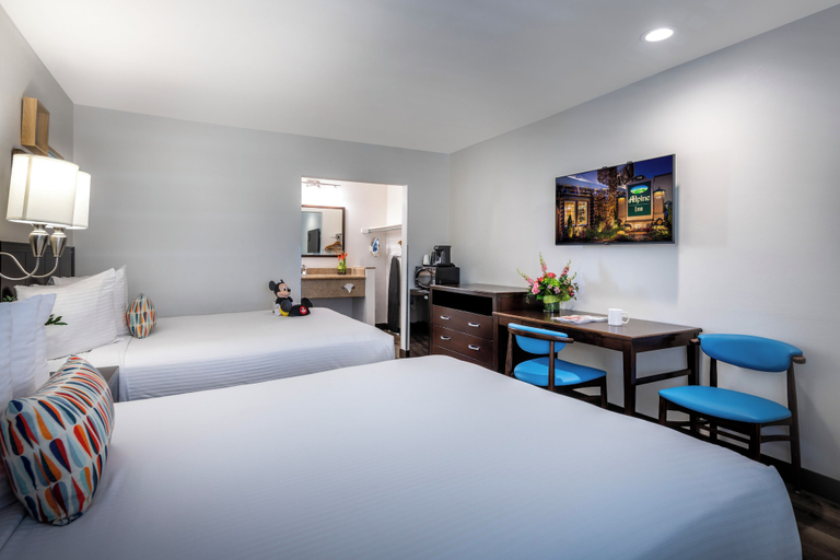 Bedroom 3, Alpine Inn, Orange