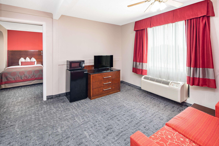 Bedroom 2, Ramada Limited Suites Alpharetta, Fulton