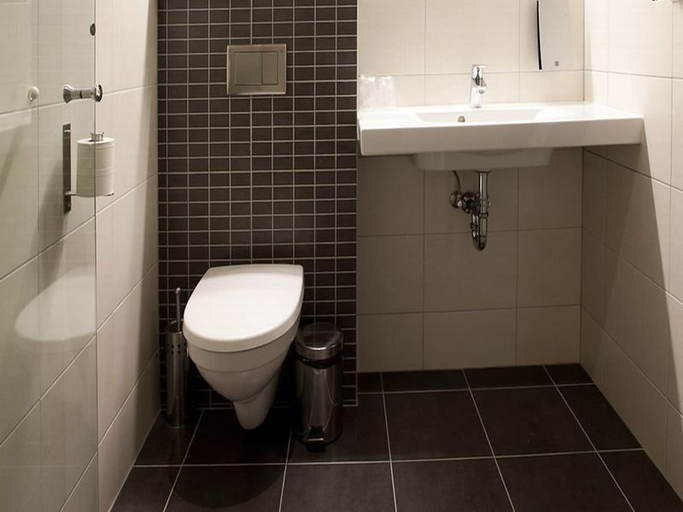 Bathroom 4, Comfort Hotel LT, Vilniaus