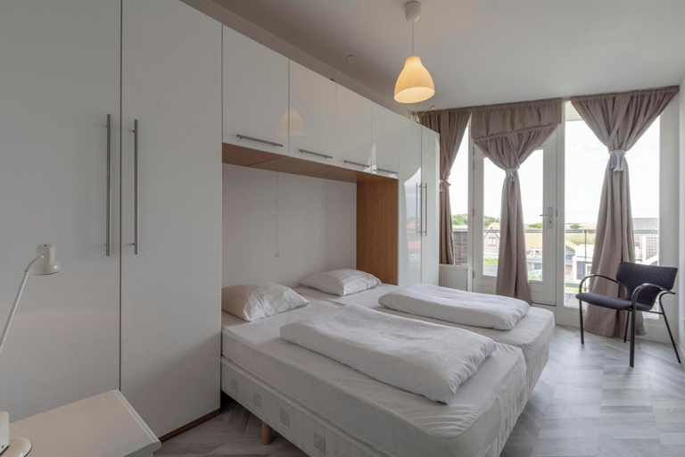 Room 4, Beachside Apartment With Balcony, Zijpe