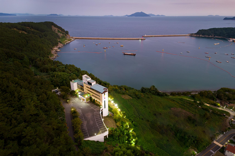 Others 3, Namhae Season Hotel, Namhae