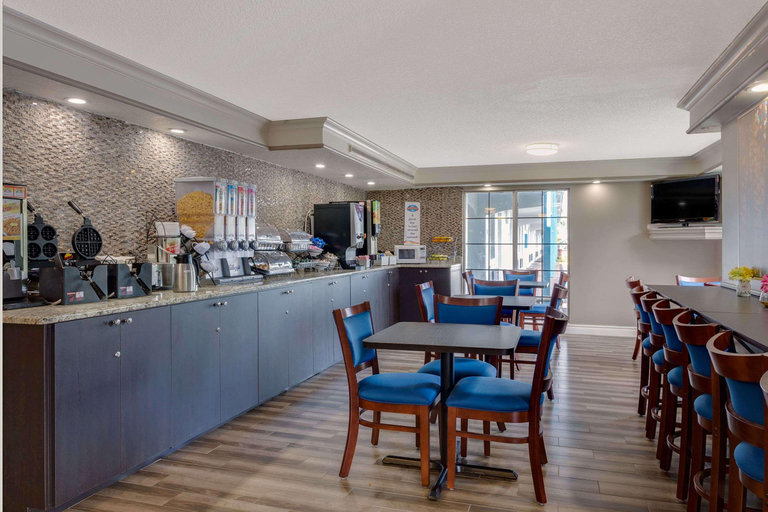 Food & Drinks 5, Baymont by Wyndham Jacksonville Orange Park, Duval