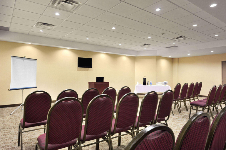 Business Facilities 5, Days Inn by Wyndham Brampton, Peel