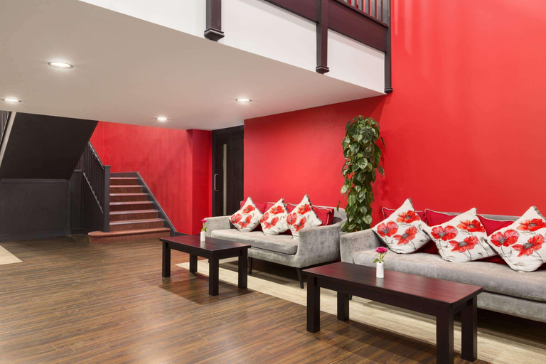 Public Area 3, Ramada by Wyndham Oxford, Oxfordshire