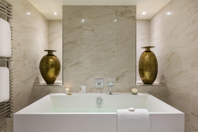 Bathroom 5, Hotel Barriere L'Hermitage, Loire-Atlantique