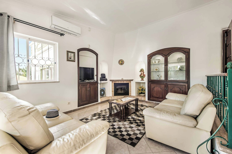 Others 4, Villa Cardona, Albufeira