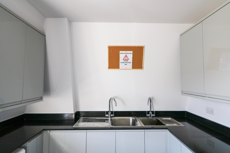Others 3, Comfy Studio in Kingsbury F7, London
