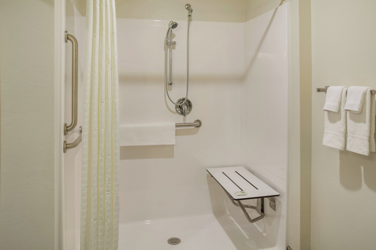 Bathroom 4, Cobblestone Inn & Suites - Ashland, Ashland