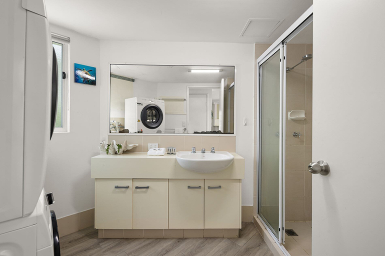 Bathroom, Cosy Central Burleigh Getaway, Gold Coast
