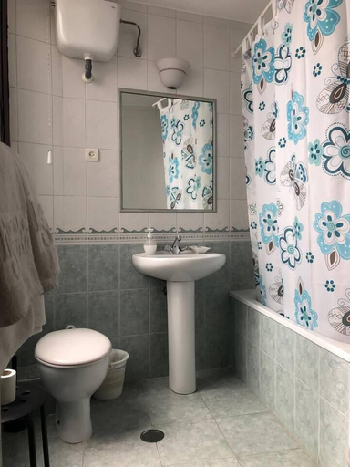 Bathroom 5, Hostal Sonia, Granada