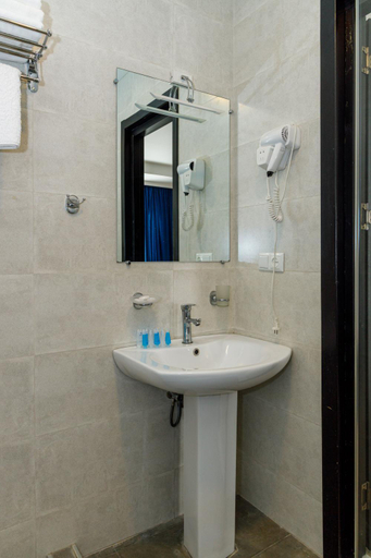 Bathroom 3, Solomon, Kutaisi