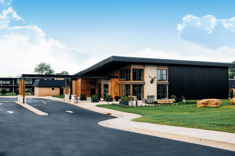 Exterior & Views