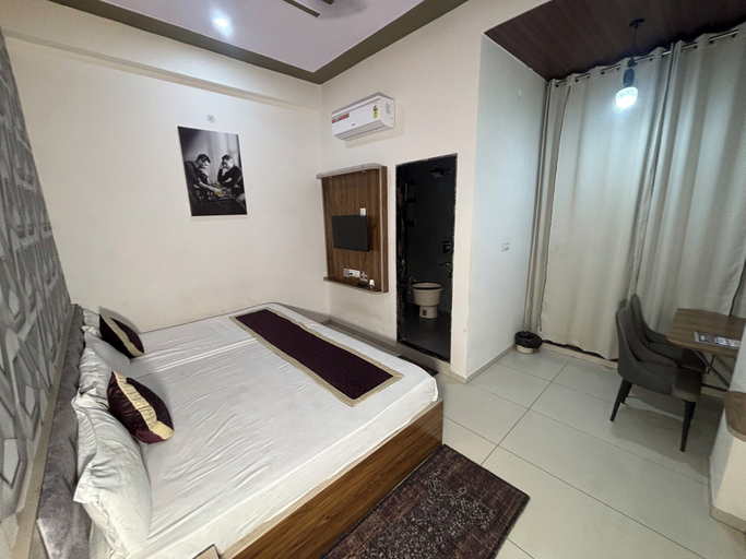 Bedroom 12