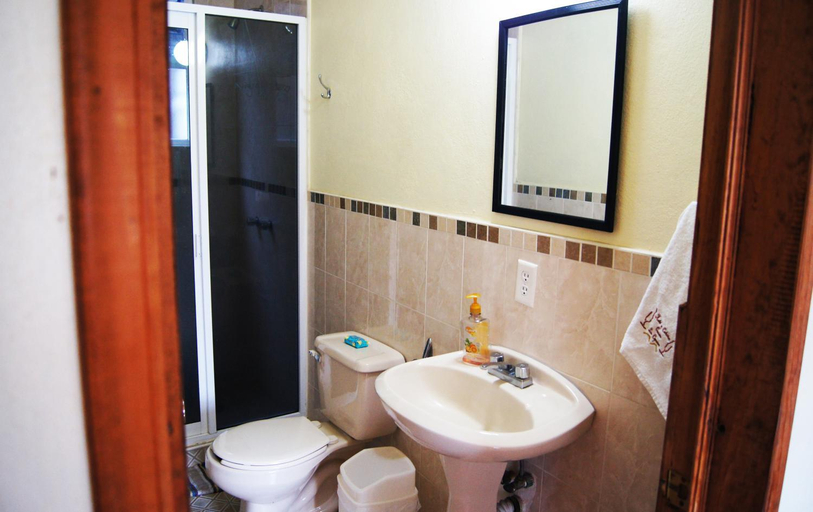 Bathroom, Hotel y Cabanas Quinta Los Cipreses, Yautepec