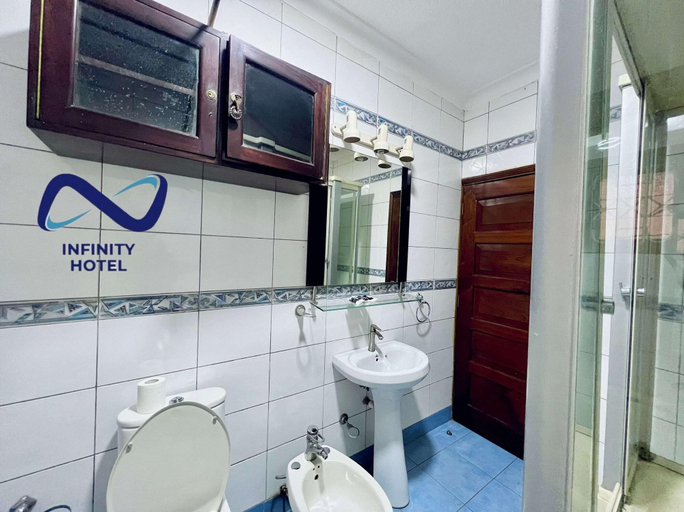 Bathroom 5, Infinity Hotel Kampala, Kampala