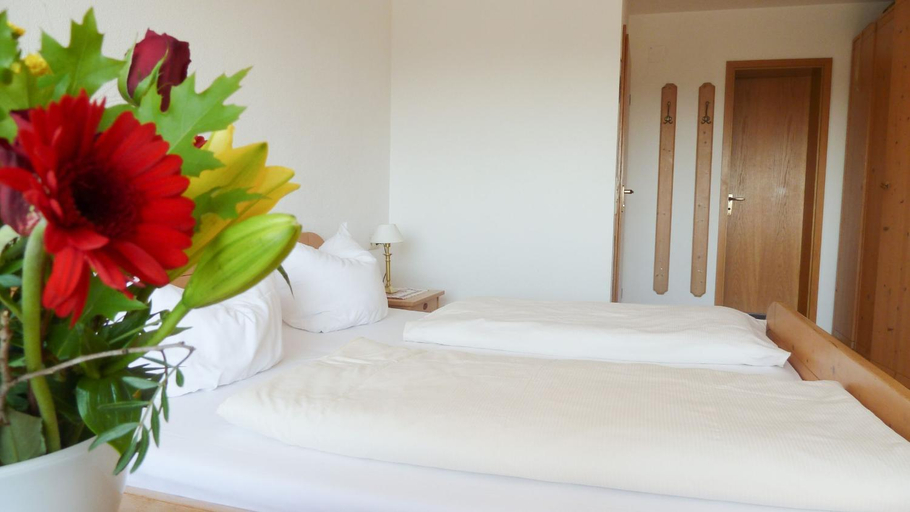 Bedroom 4, Gasthof Adler Guttingen, Konstanz