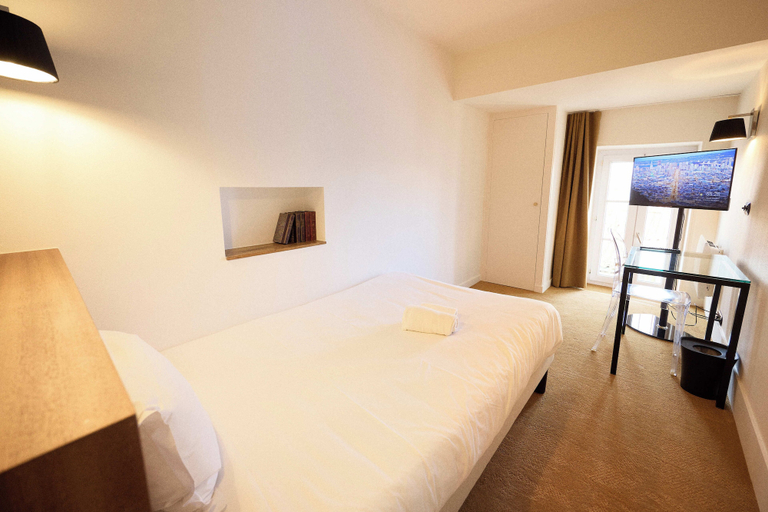 Bedroom 4, Hotel Henri IV, Charente-Maritime