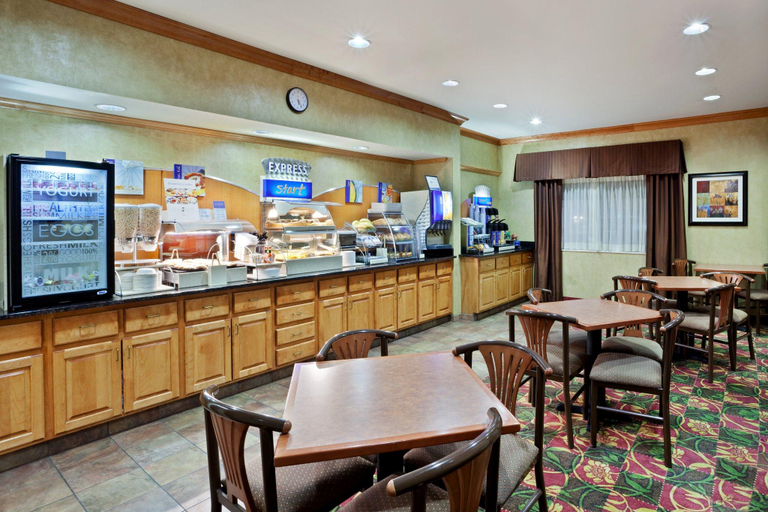Food & Drinks 5, Clarion Pointe Medford, Jackson