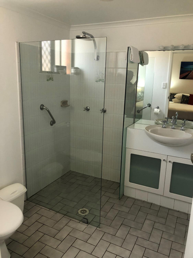 Bathroom 4, Avaleen Lodge Motor Inn, Shoalhaven - Pt A