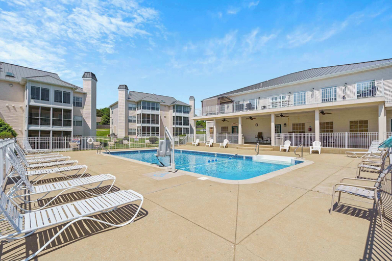 Sport & Beauty 2, Meadow Brook Resort Getaway, Taney