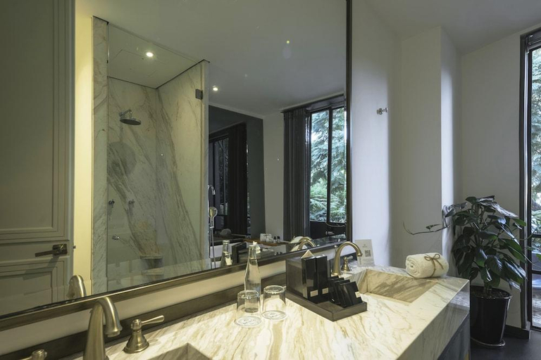 Bathroom 5, Hotel Brick, Mexico City
