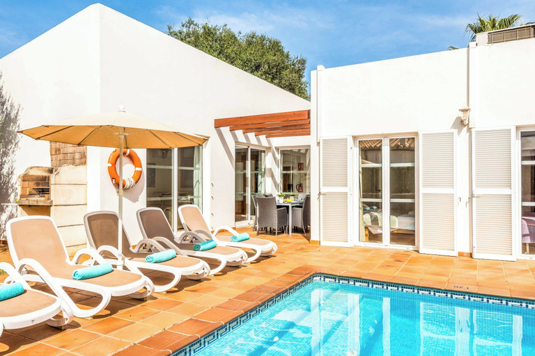 Others 3, Villa Lucia, Baleares