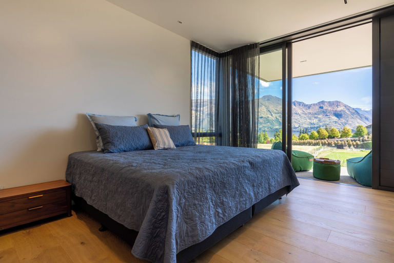 Bedroom 2, Ridgecrest - Lake Views - Sleeps 12, Queenstown-Lakes