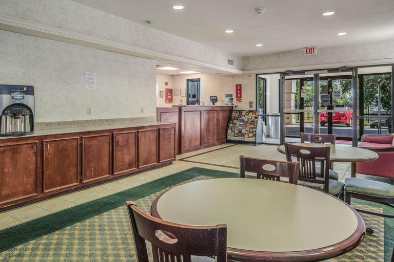 Public Area 2, Econo Lodge Weatherford, Parker