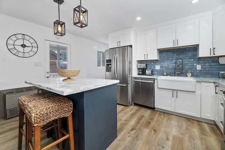 Others 5, Boulder Bay Bungalow, San Bernardino