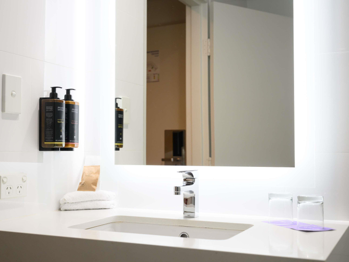 Bathroom 9