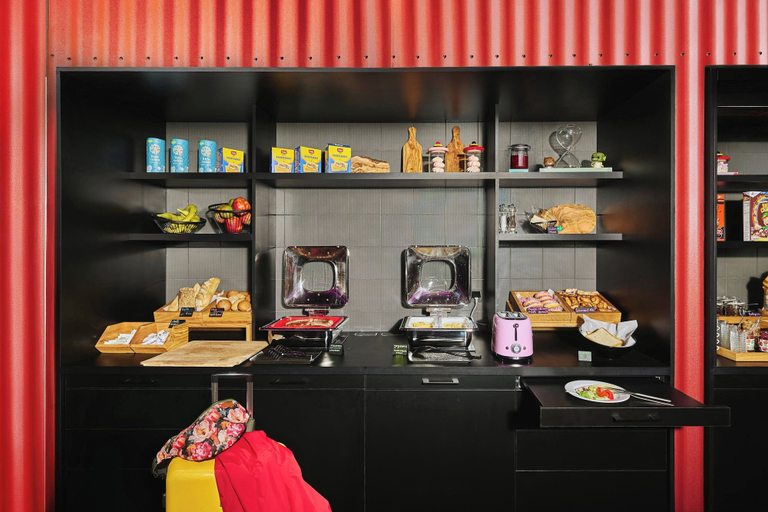 Food & Drinks 5, Moxy Warsaw City, Warsaw