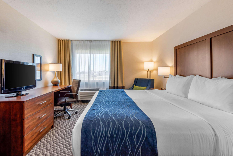 Bedroom 3, Comfort Inn & Suites Near Route 66, Logan