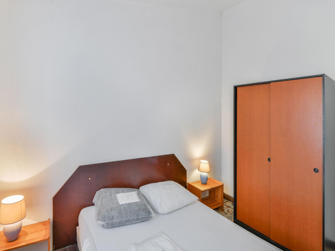 Bedroom 2, Gite in holiday park with swimming pool, Charente-Maritime