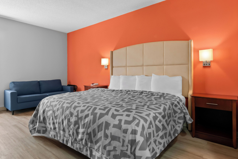 Bedroom 3, Scottish Inns & Suites Harrisburg - Hershey North, Dauphin