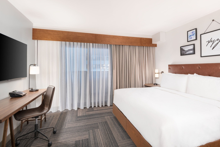 Bedroom 3, Four Points by Sheraton Spartanburg, Spartanburg