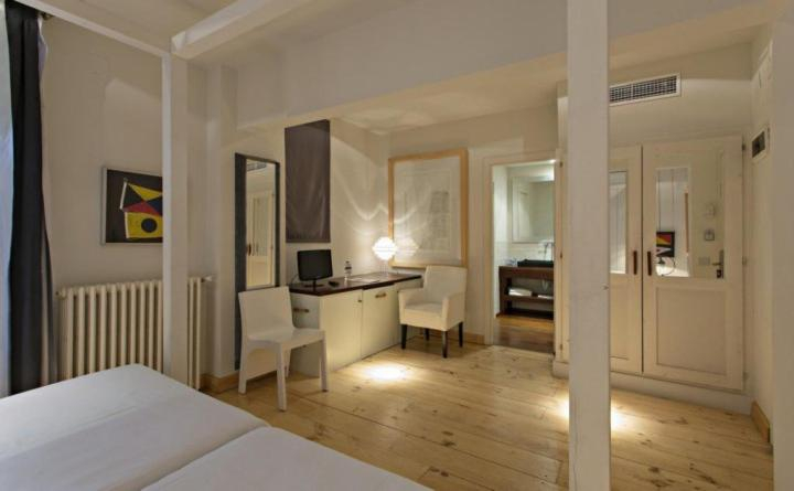 Bedroom 3, Hotel Trias, Girona