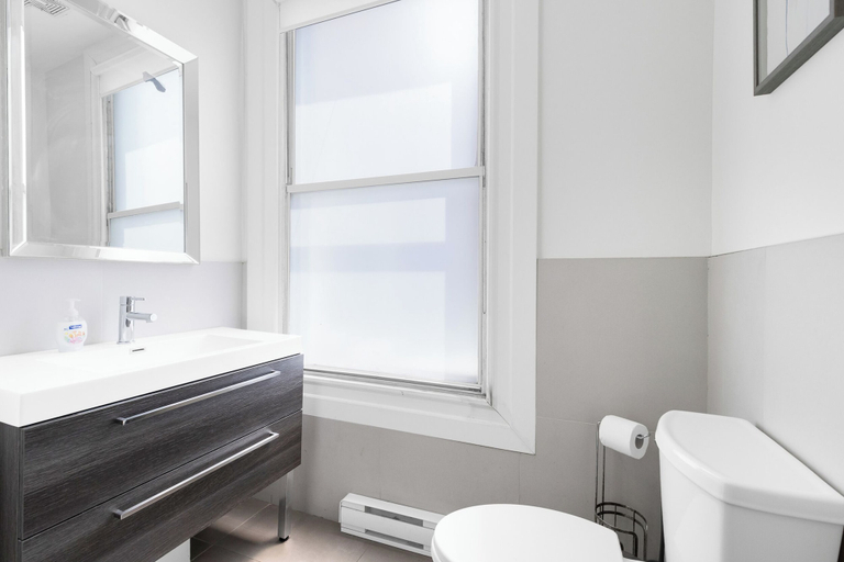 Bathroom 4, Plateau Prime Residence, Montréal
