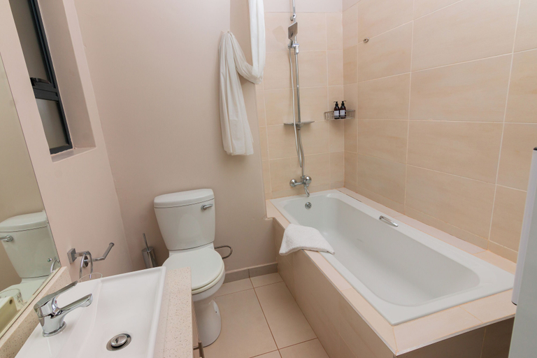 Bathroom 4, The Telescope Boutique Lodge, Hwange