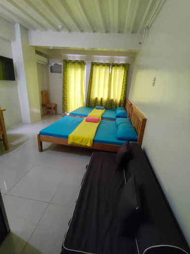 Bedroom 2, Mhavic family room ,group friend good for 6 guest, Parañaque