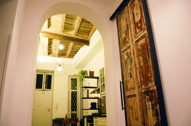 Public Area 2, Banco 19 B B, Roma